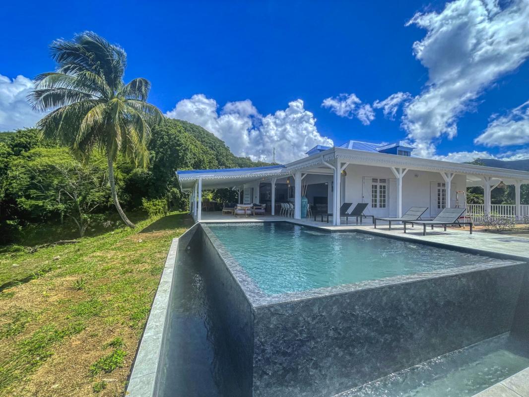 3.Location villa piscine vue mer Bouillante Guadeloupe_Vue ensemble